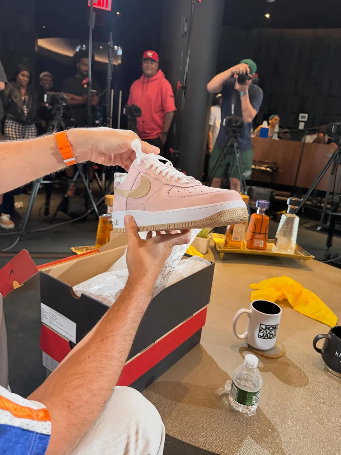 Ronnie Fieg Kith Nike Air Force 1 Low Reverse Linen 1