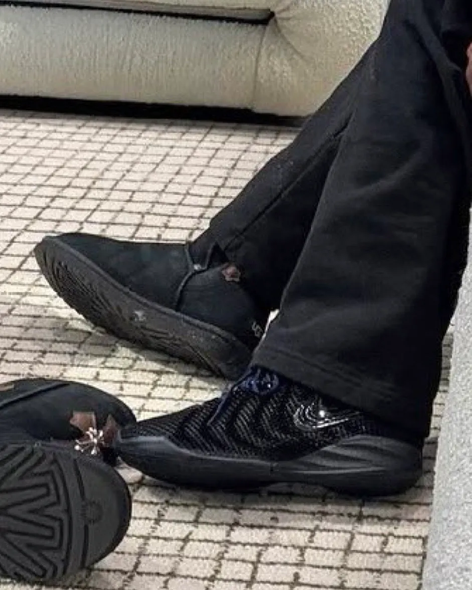 Travis Scott Nike Caitlin 1 Black 1