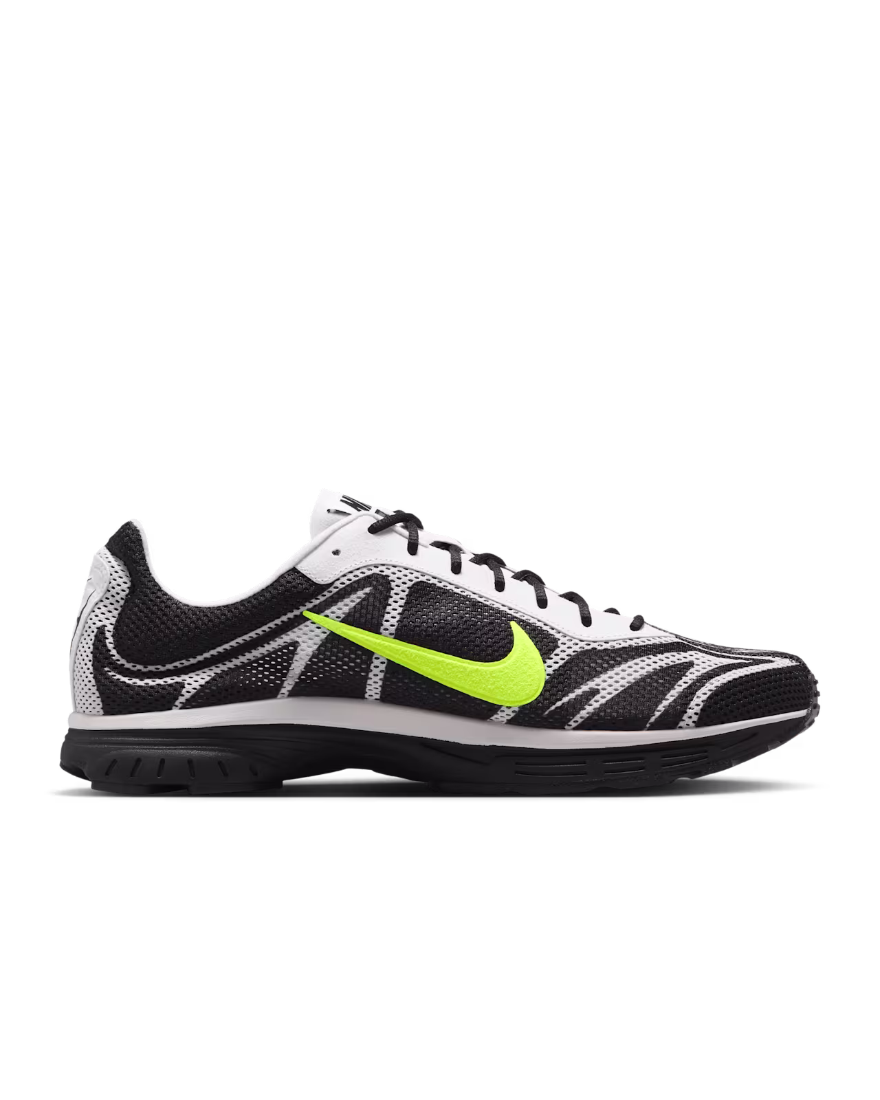 Zoom Streak 3 Black And Summit White IQ8012-001