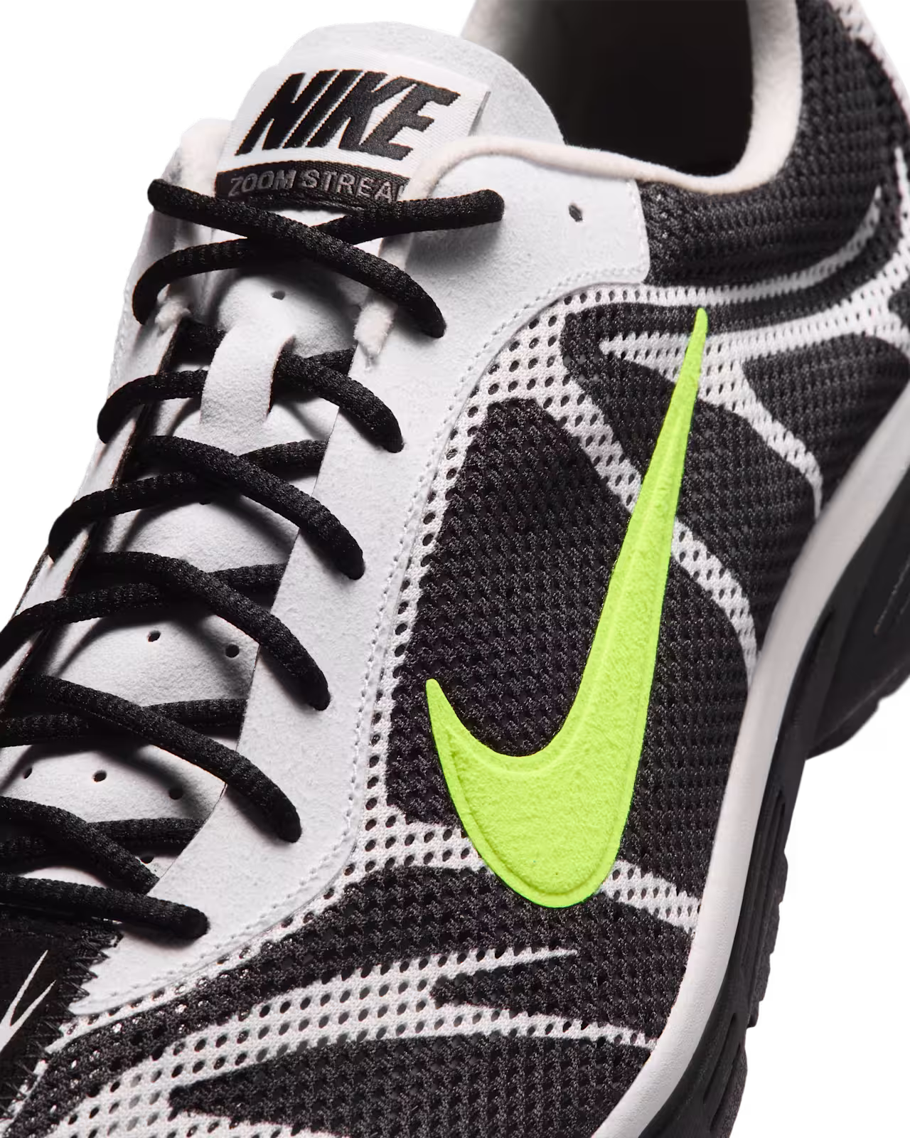 Zoom Streak 3 Black And Summit White IQ8012-001