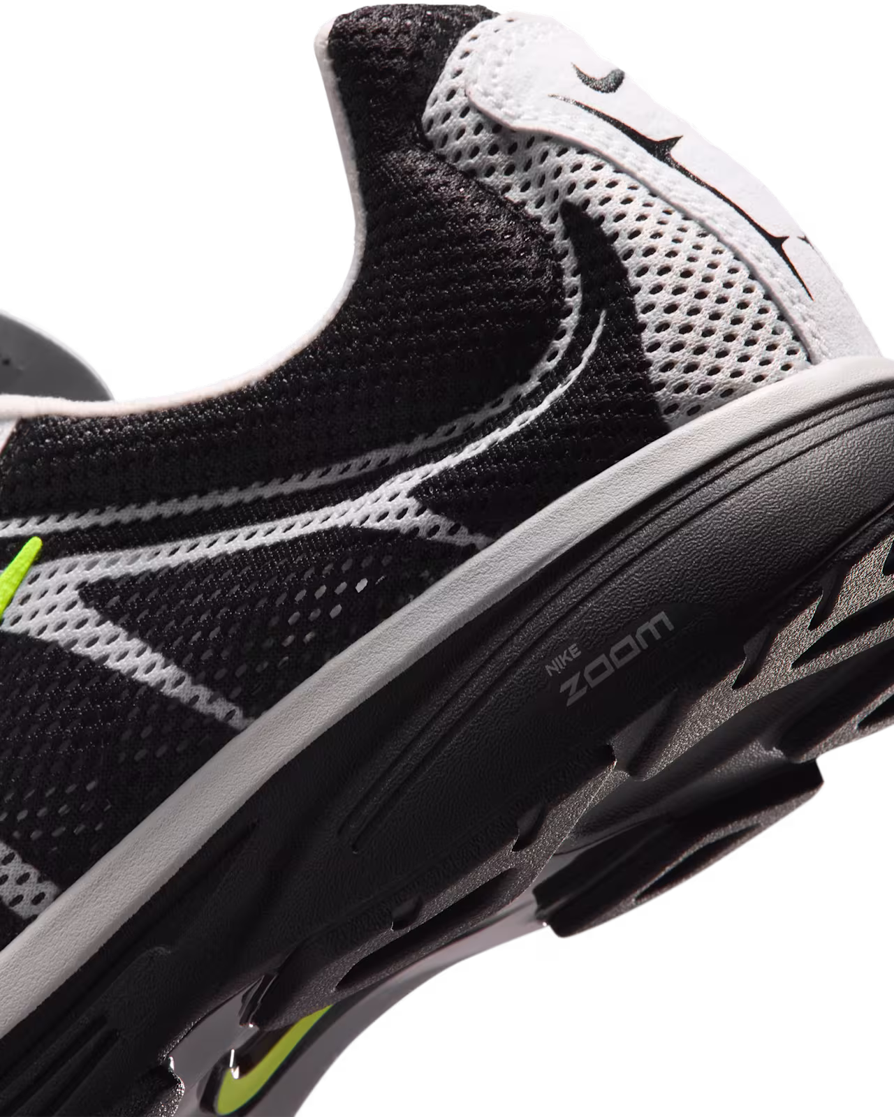 Zoom Streak 3 Black And Summit White IQ8012-001