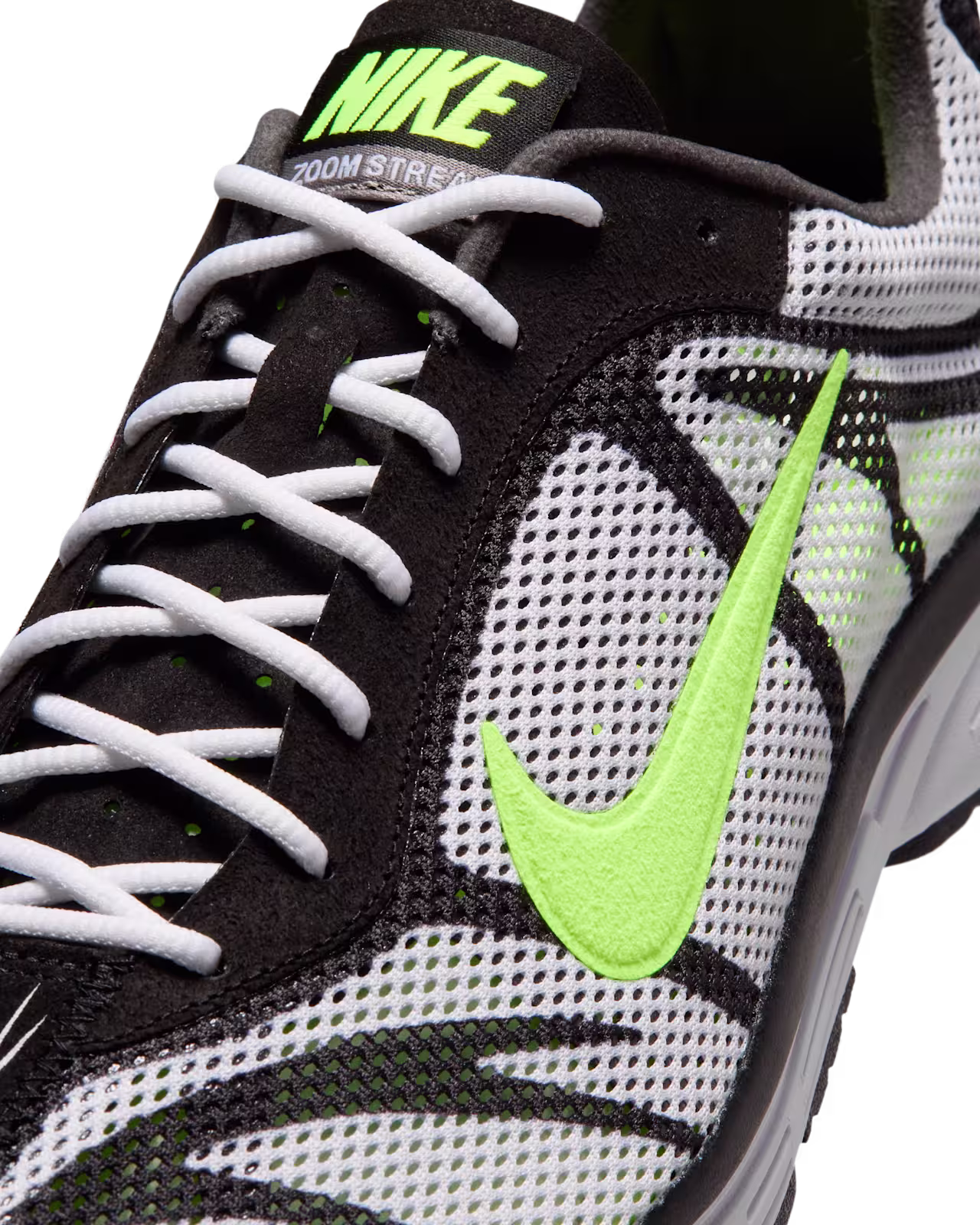 Zoom Streak 3 Black And White IQ8012-100