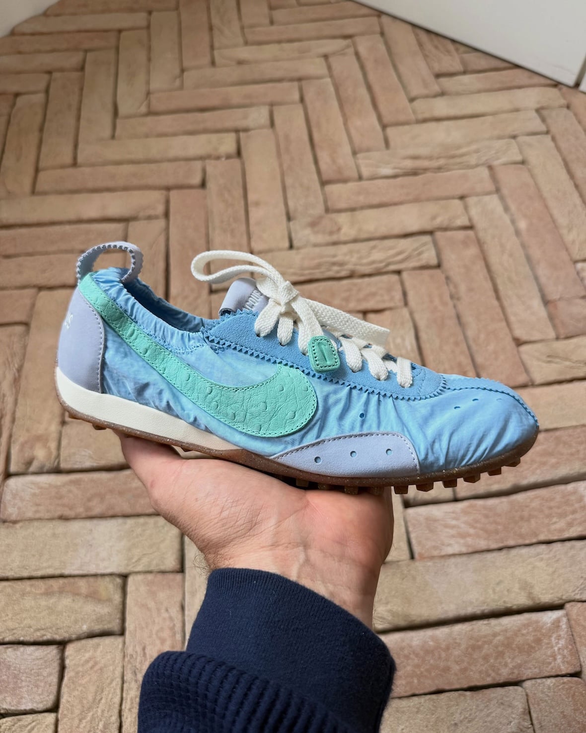 Jacquemus Nike Moon Shoe Emerald Rise HV8547-300