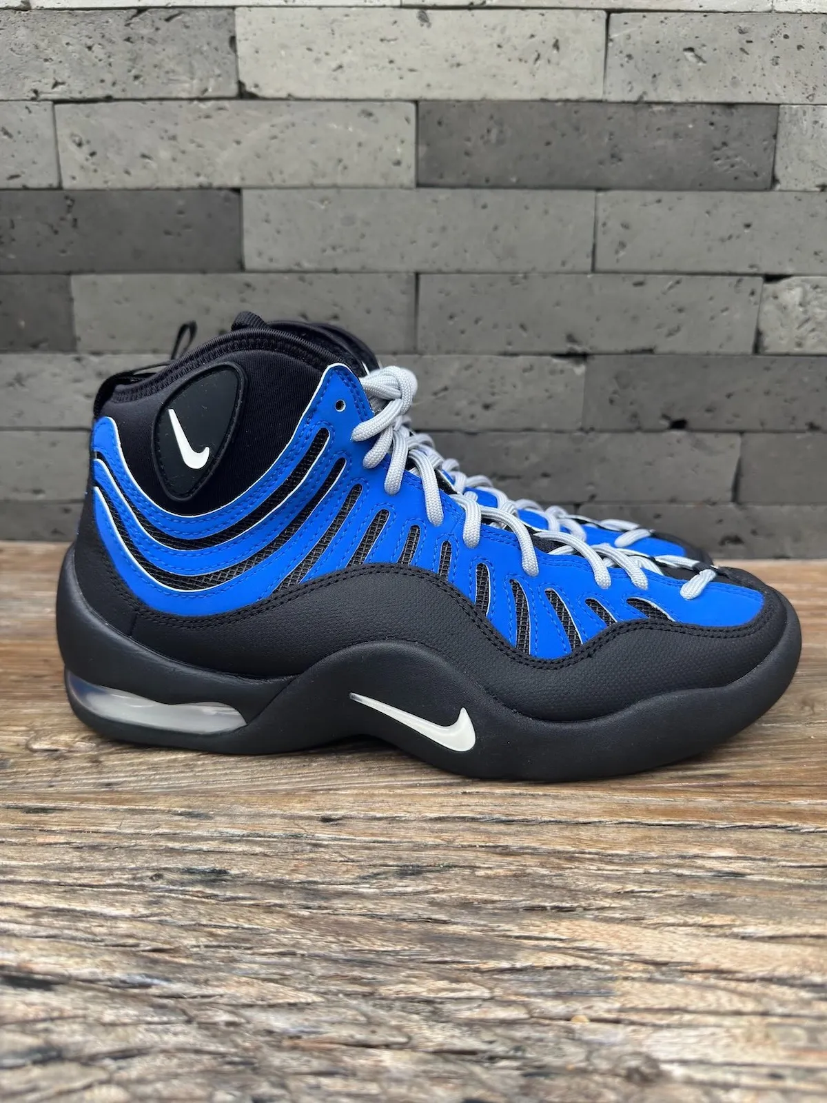 Nike Air Bakin Varsity Blue 2026 IQ5365-400 3
