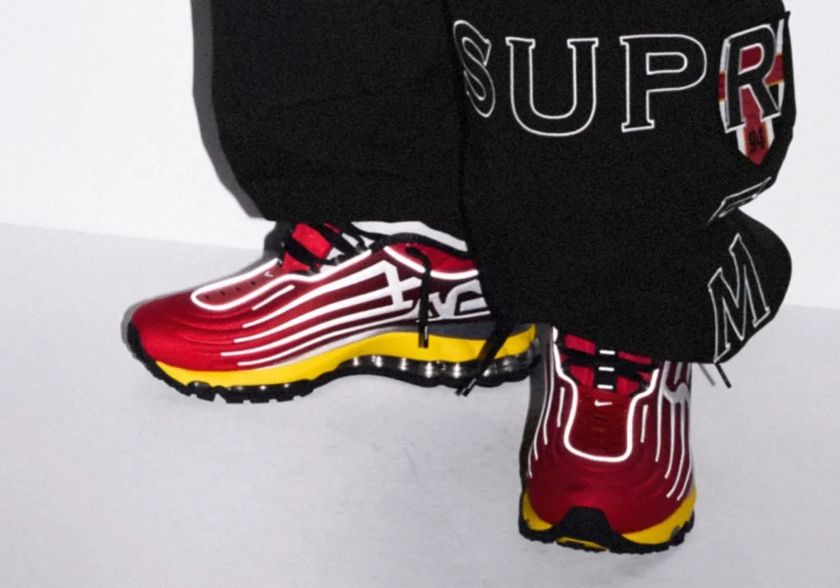 Supreme Nike Air Max 2000 Red