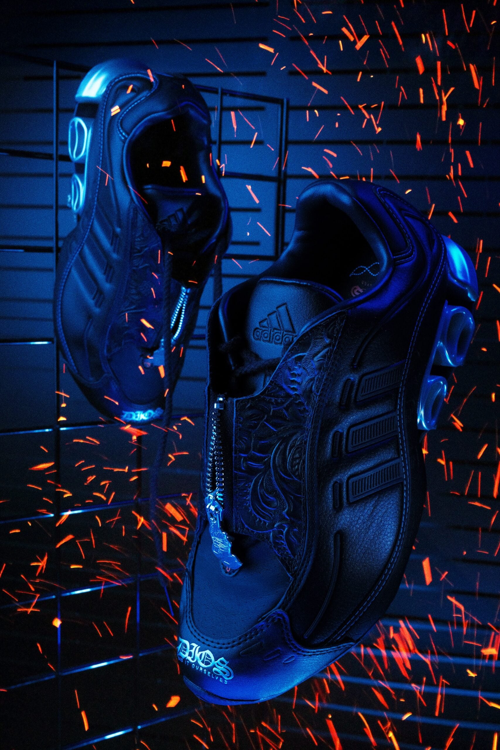 medial side, zip pull and tooled leather panel over a translucent blue outsole, DIOS Megaride 01