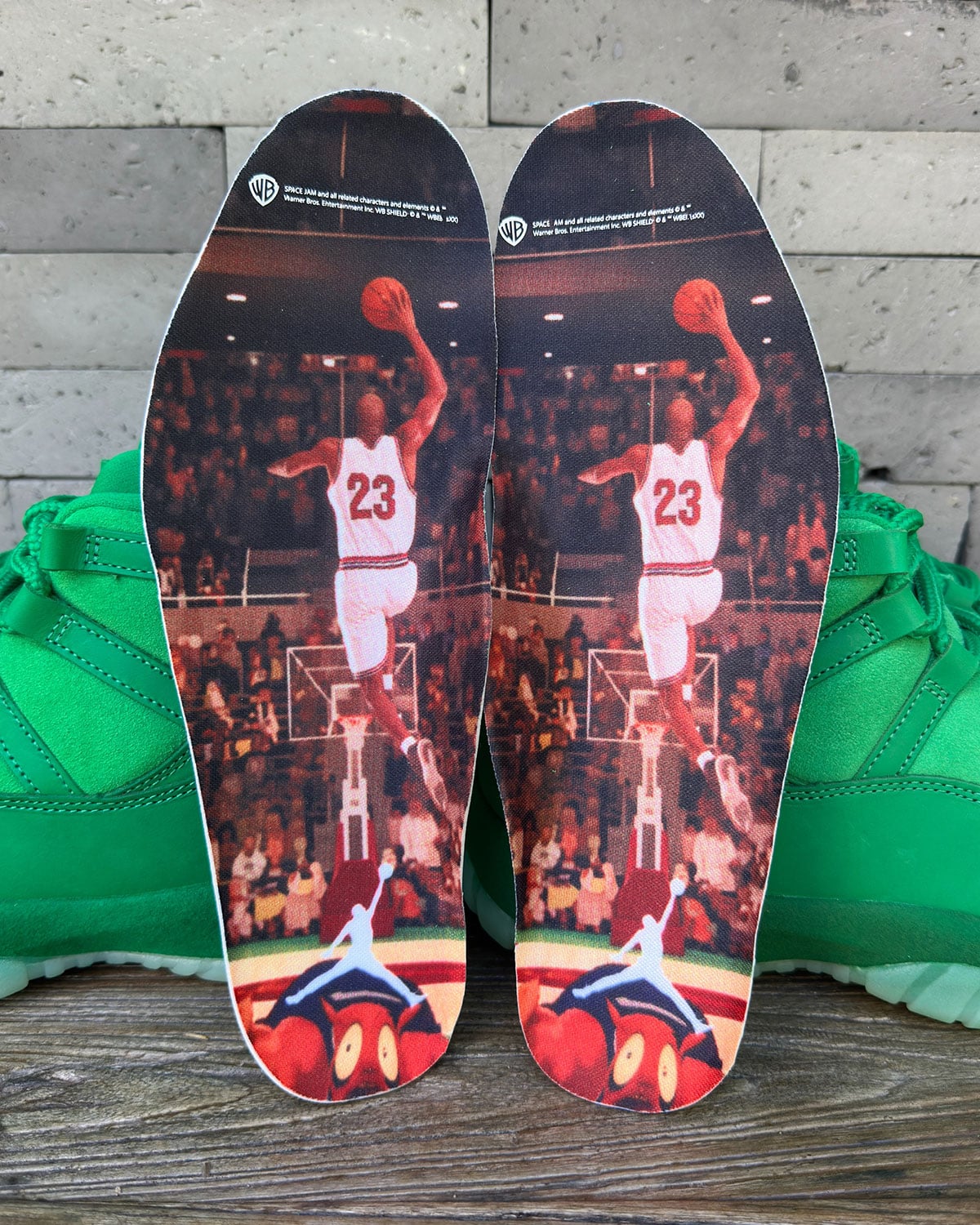 Air Jordan 11 Green Screen Space Jam Monstars IQ5700-900 9