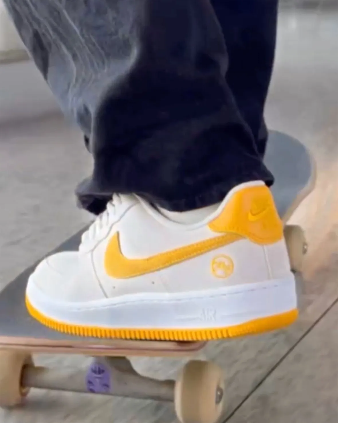 Fly Streetwear Nike SB Air Force 1 Low Photon Dust University Gold