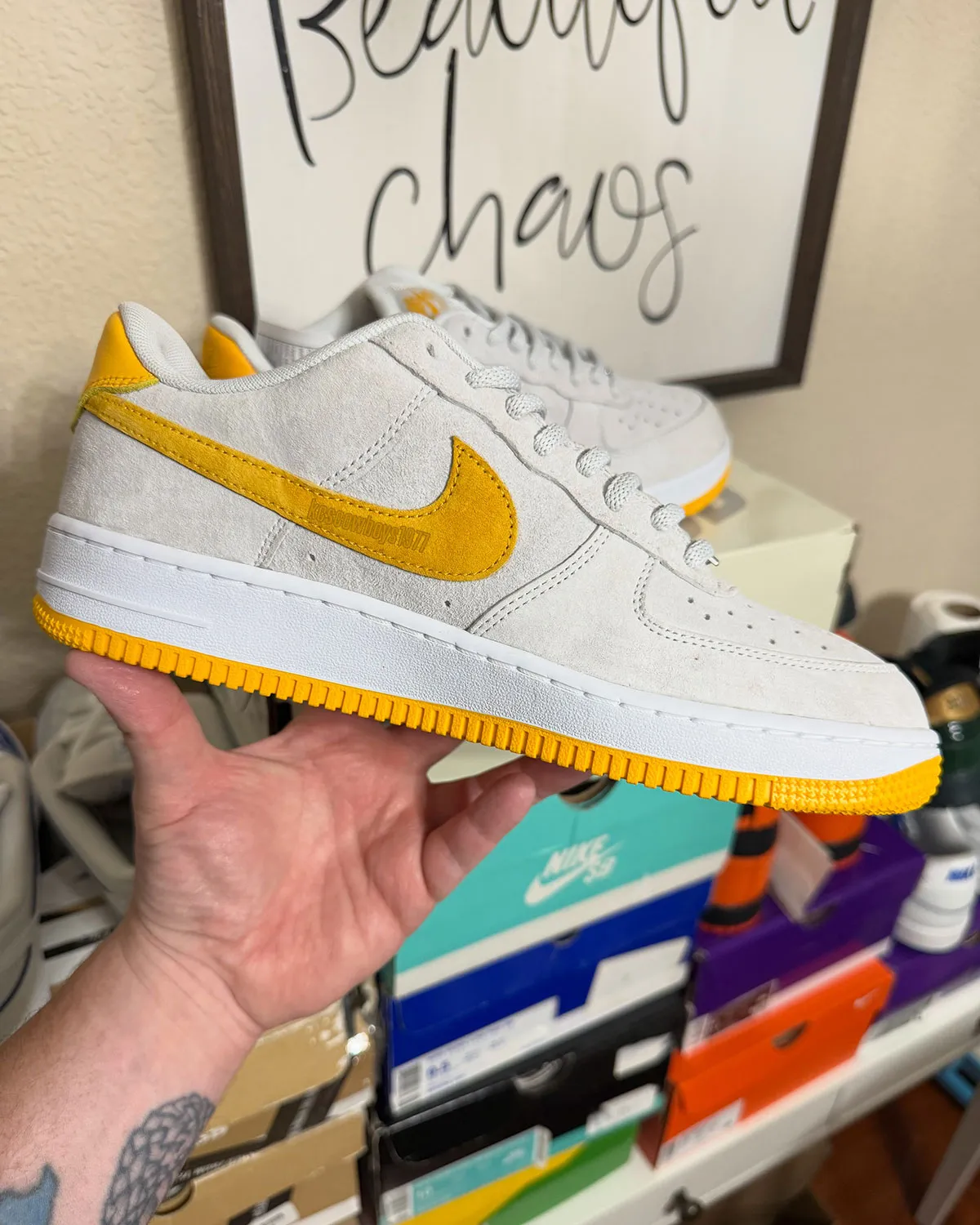 Fly Streetwear Nike SB Air Force 1 Photon Dust University Gold IV5289-001 13