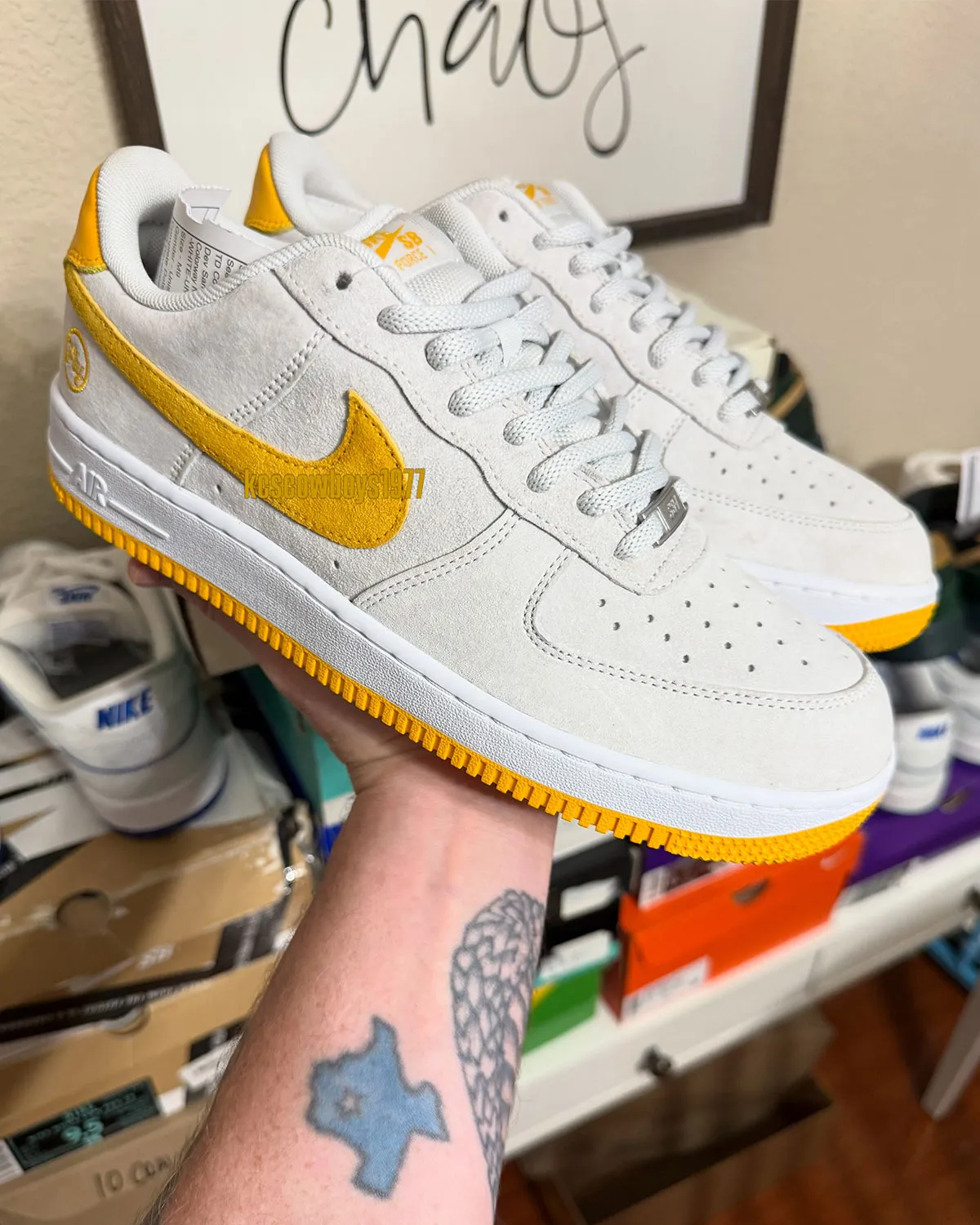 Fly Streetwear Nike SB Air Force 1 Photon Dust University Gold IV5289-001 2