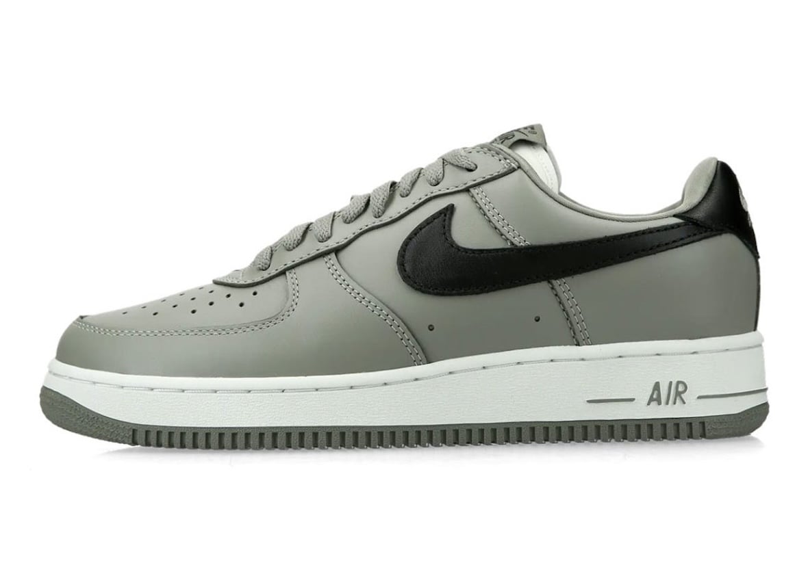 Nike Air Force 1 Low 01 Light Army Black IV4501-300 1