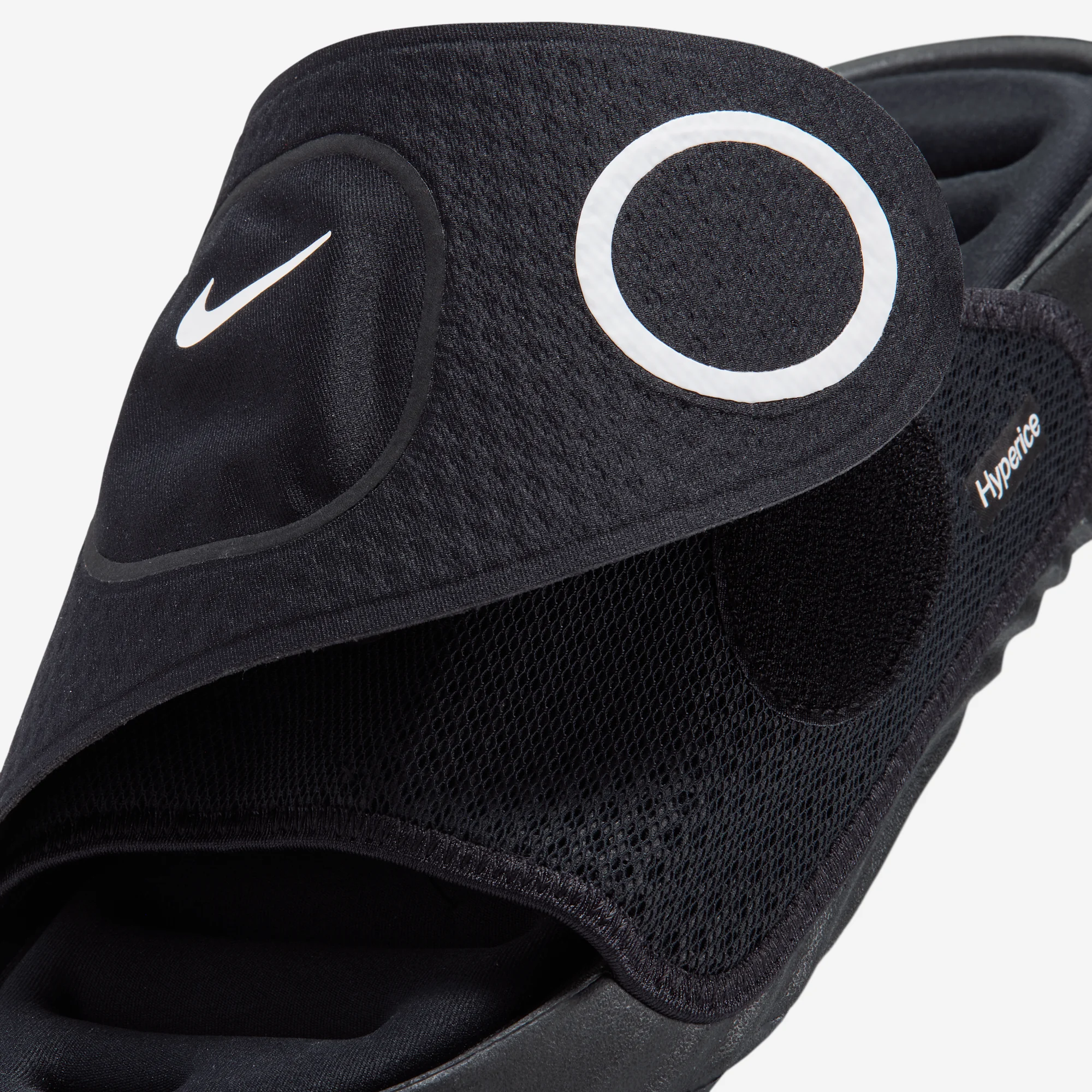 Nike Air Zoom Hyperslide Gets a Closer Look in Two Colorways