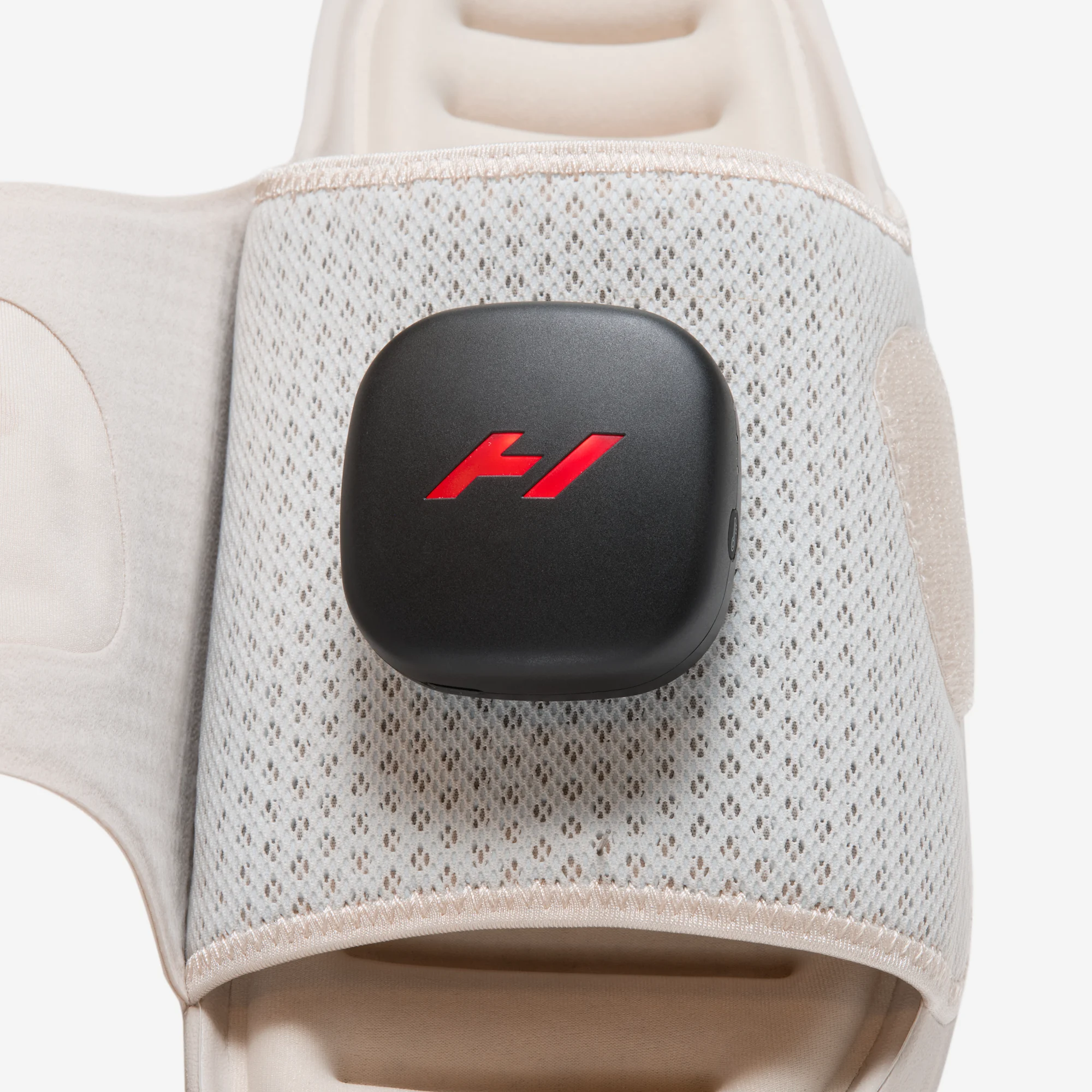 Nike Air Zoom Hyperslide Gets a Closer Look in Two Colorways
