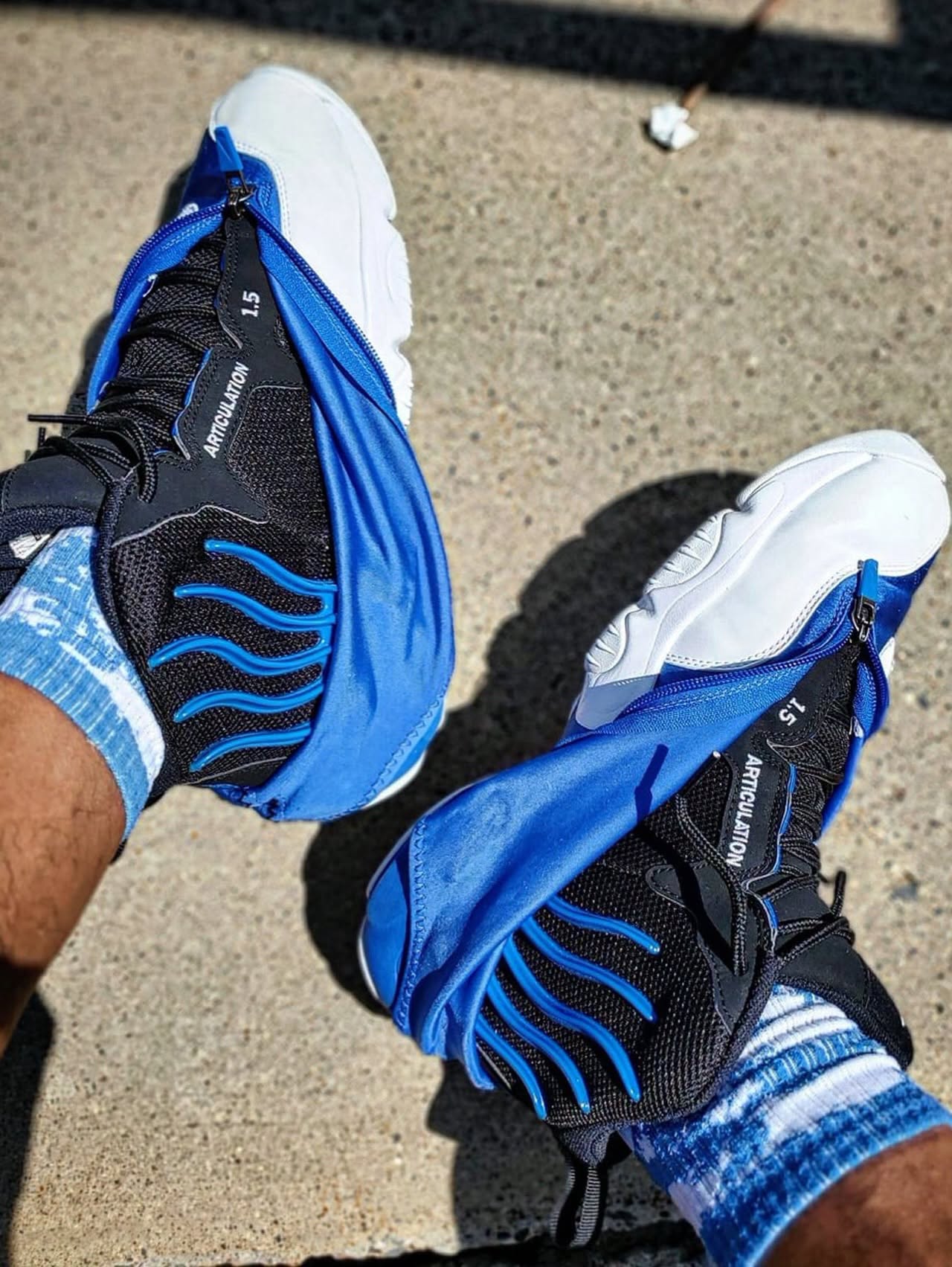 Nike Air Zoom Flight The Glove “Royal” Returns Holiday 2026