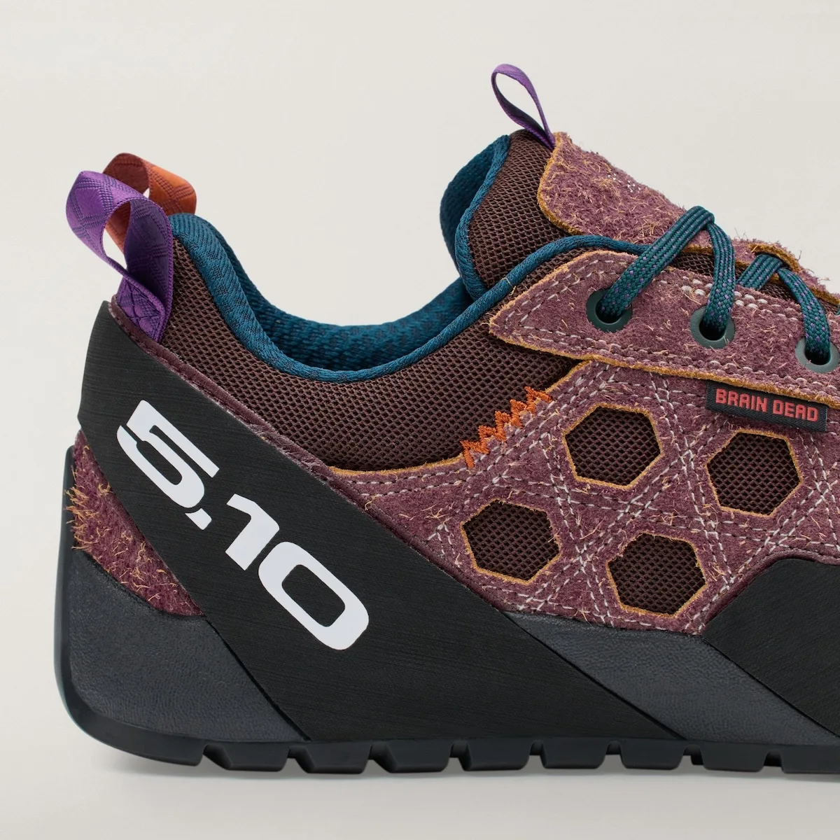 toe detail of mauve approach shoe showing hexagonal mesh vents and 5.10 sole text, Approach and Niad