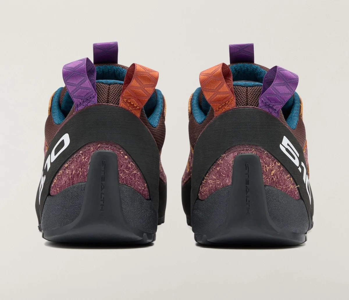 heel view of mauve approach shoe pair with 5.10 branding and black heel counters, Approach and Niad