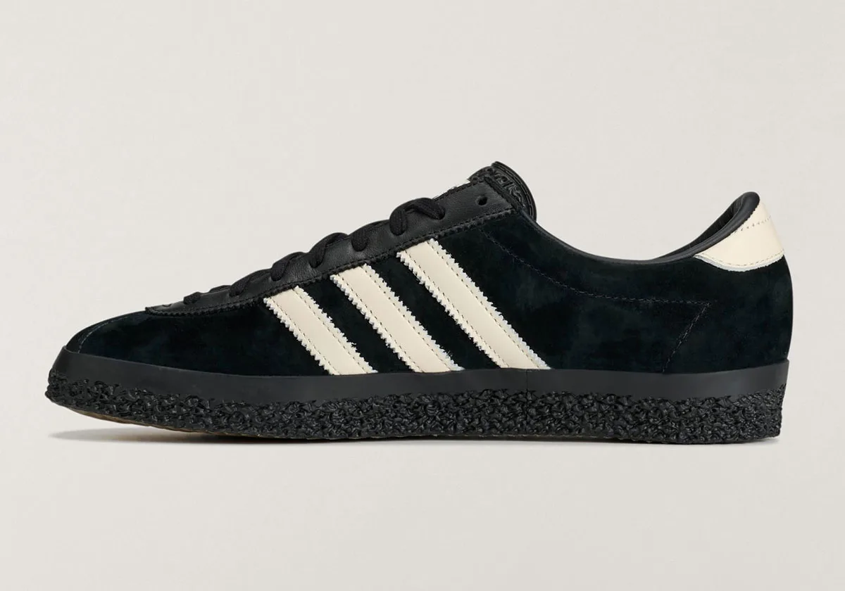 lateral view on plain grey, black suede, cream stripes and heel tab, crepe-style sole, Gazelle SPZL FC