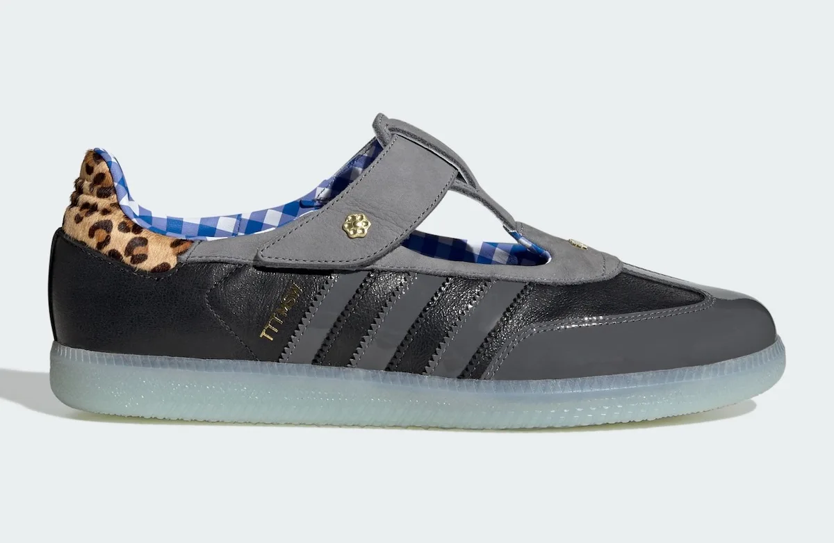 front three-quarter view, grey strap with gold stud, blue gingham lining, x TTT MSW