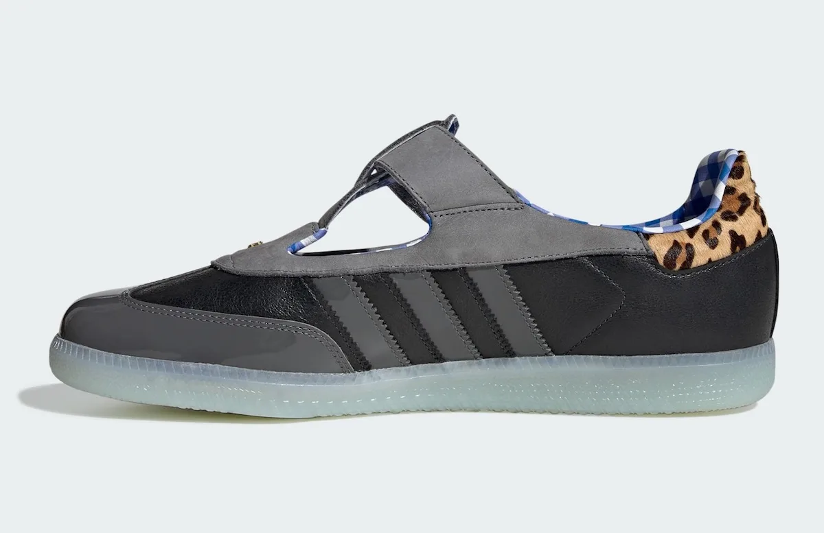 lateral view, grey suede strap over black patent toe, blue gingham lining, x TTT MSW
