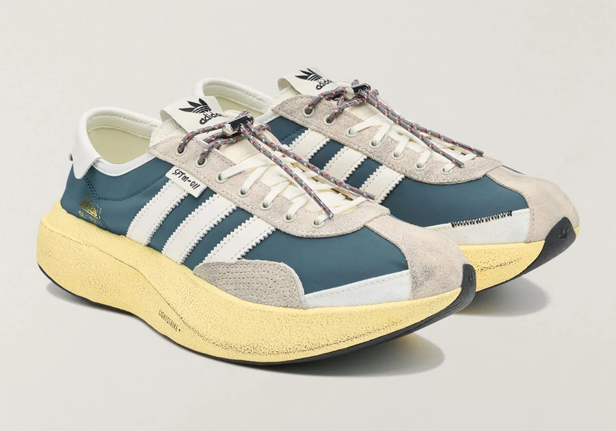 pair, three-quarter view of teal SL 72 Pro with pale yellow sole and grey suede toe, SL 72 Pro)