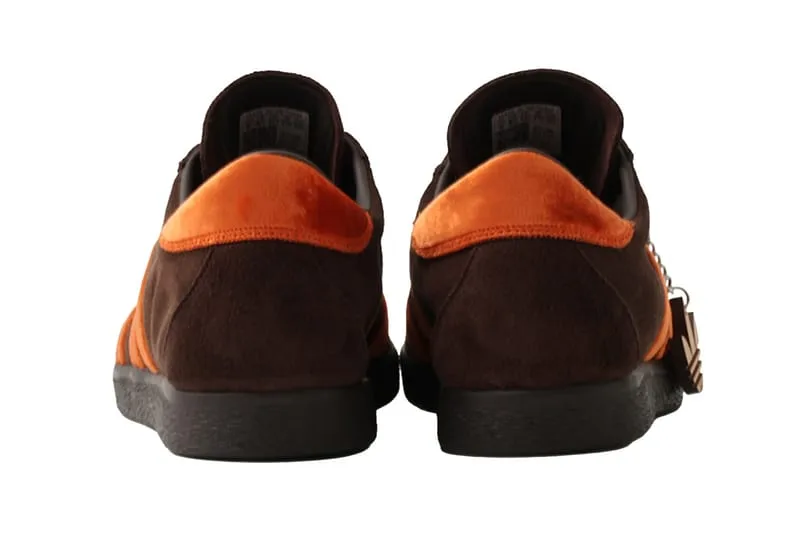 heel view of pair, brown suede with orange suede heel tabs and keychain, KOYO