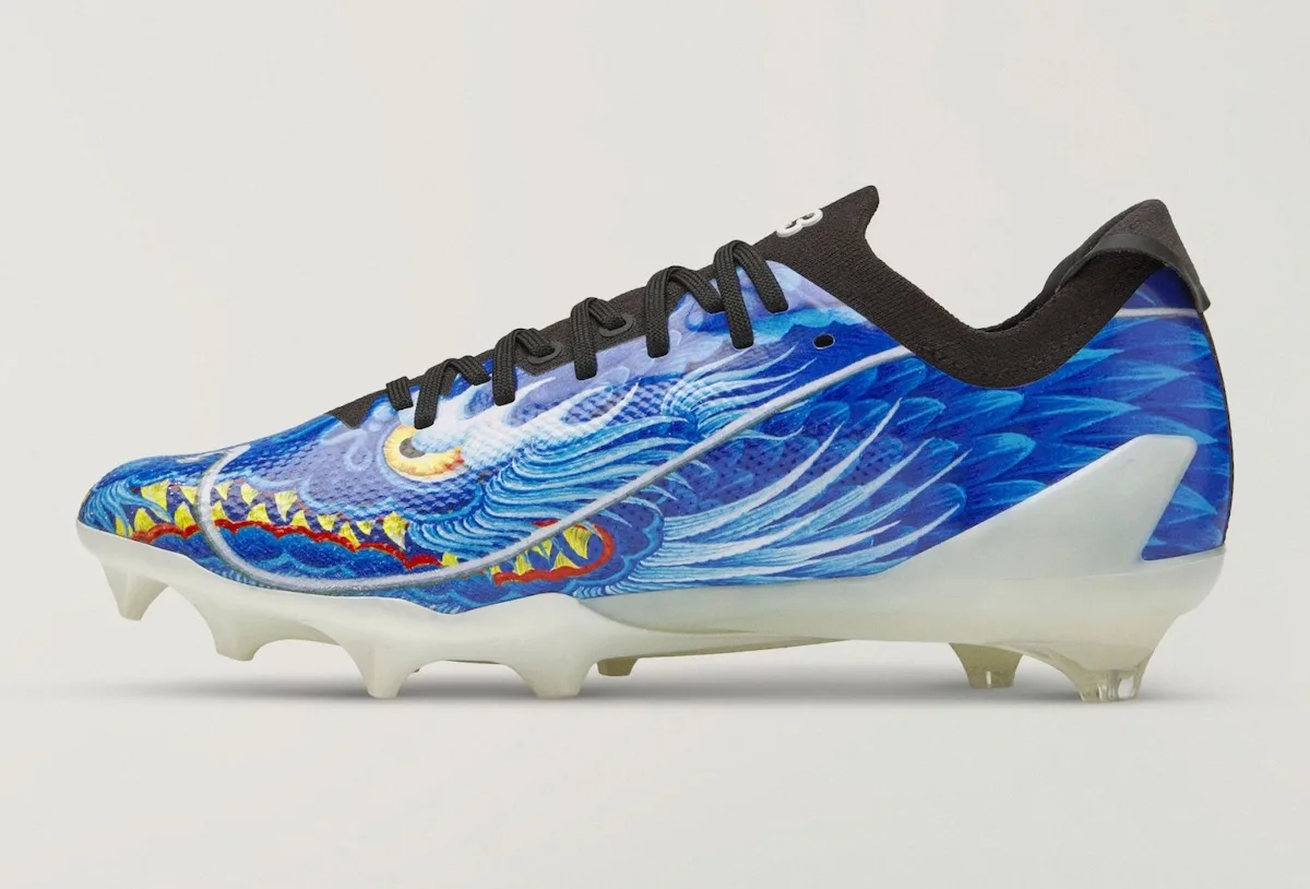 Lateral side, blue dragon graphic with black collar and Y-3 logo on tongue, Beast