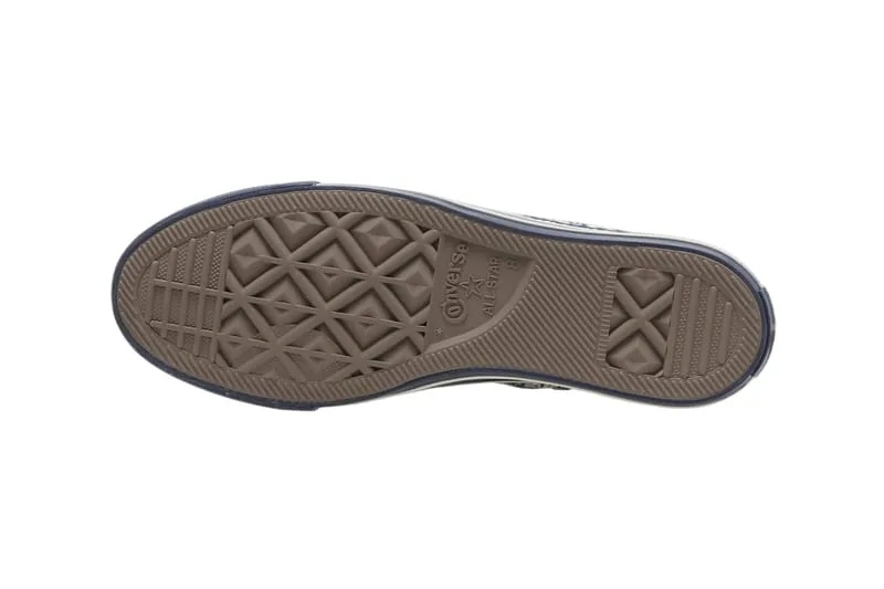 outsole view showing brown diamond tread pattern and star logo, Star Yunomi Hi