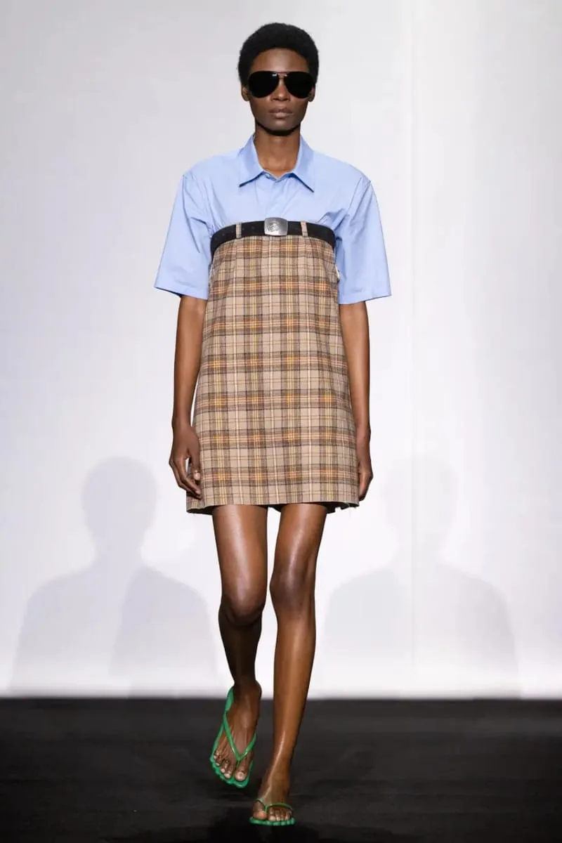 on-foot green flip-flop under plaid mini dress on runway, Havaianas Slim 6Toe