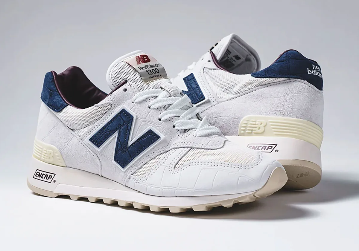 pair, front three-quarter view with navy heel tabs and ENCAP branding on midsole, Sea Salt