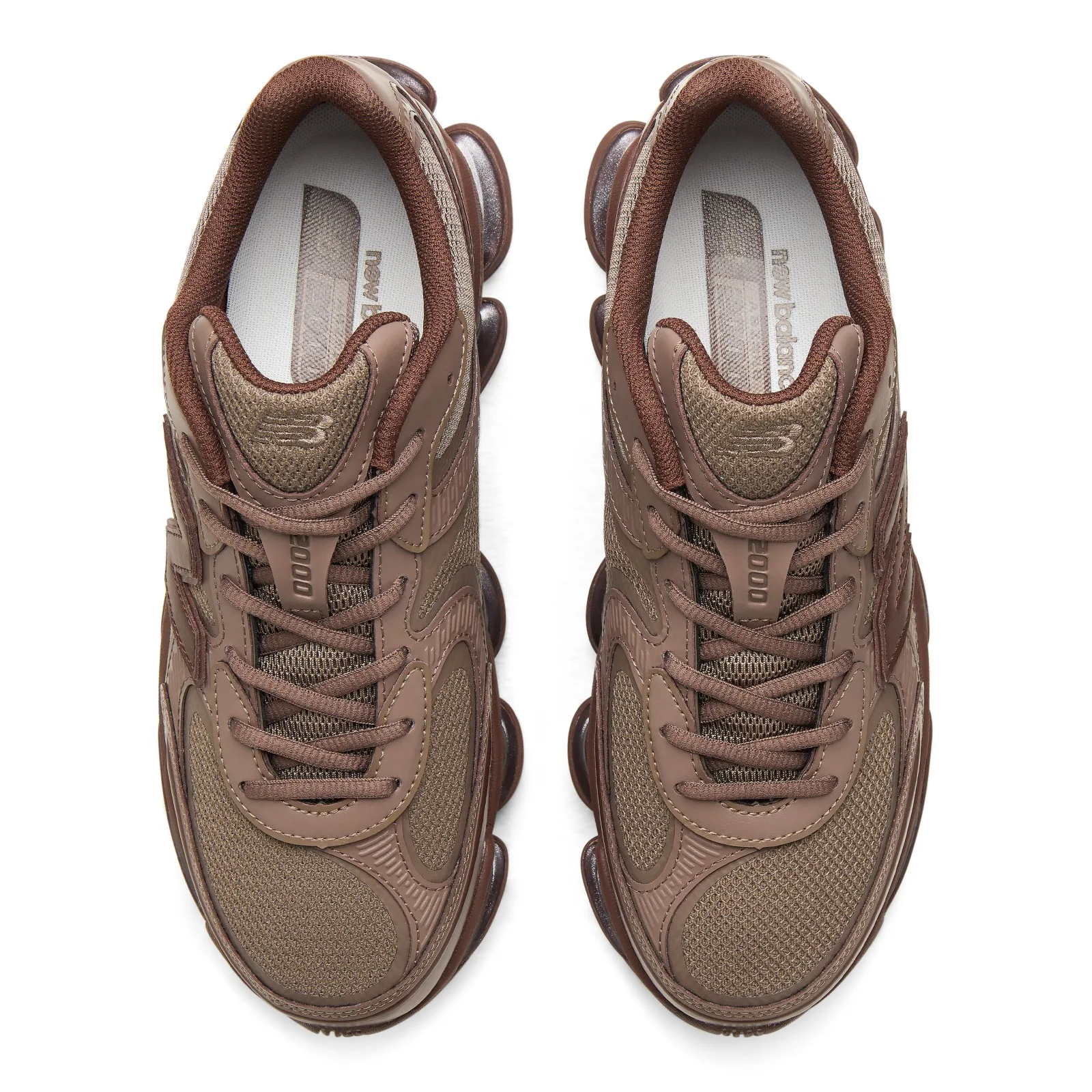 top-down view of laced pair, tan mesh, white insoles with new balance text and 2000 print, Thunder Brown