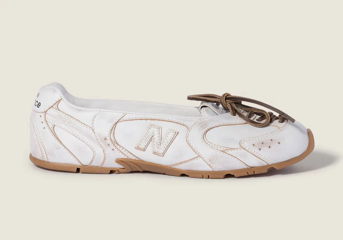 lateral view, white leather upper with tan trim and distressed patina, SL Ballerina Pack