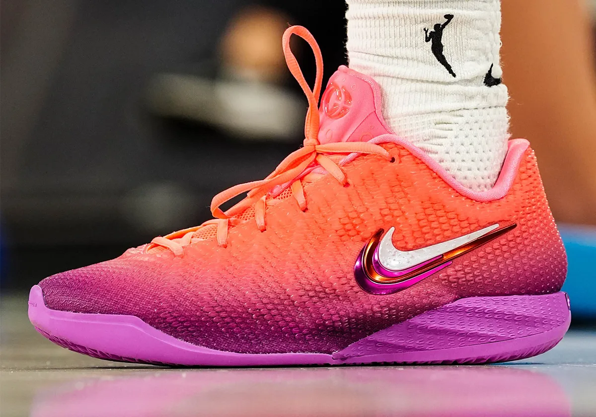 Nike Caitlin 1 “Berry Fade” Debuts in the WNBA Playoffs