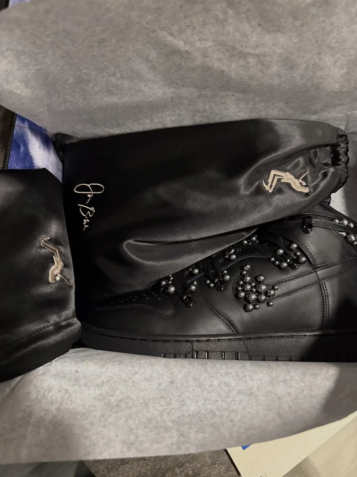 top-down in box, black satin dust bags with embroidered signature and figure logo, Maestro 1