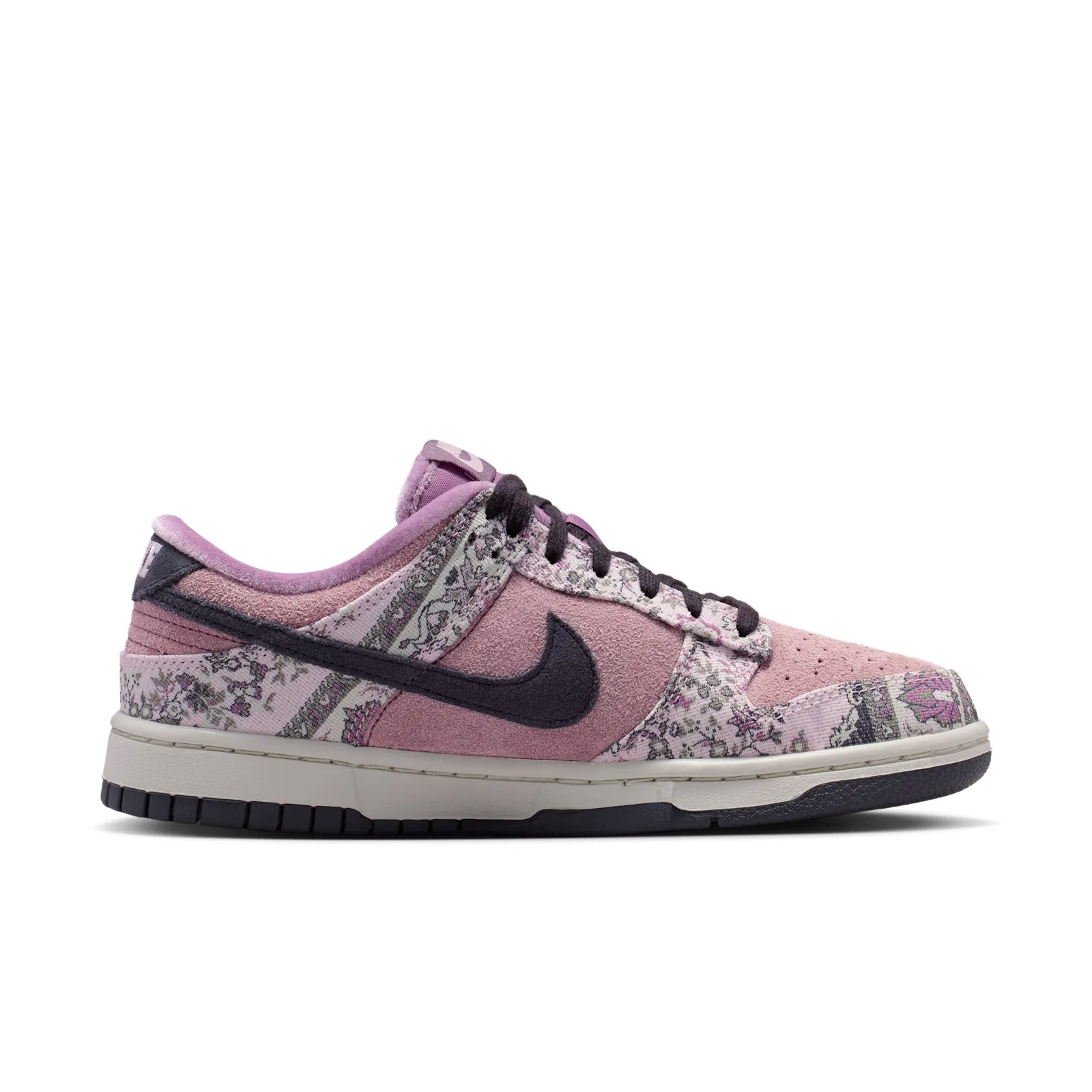 Lateral view, pink patchwork upper with lilac tab and dark grey swoosh, Botanical Rug