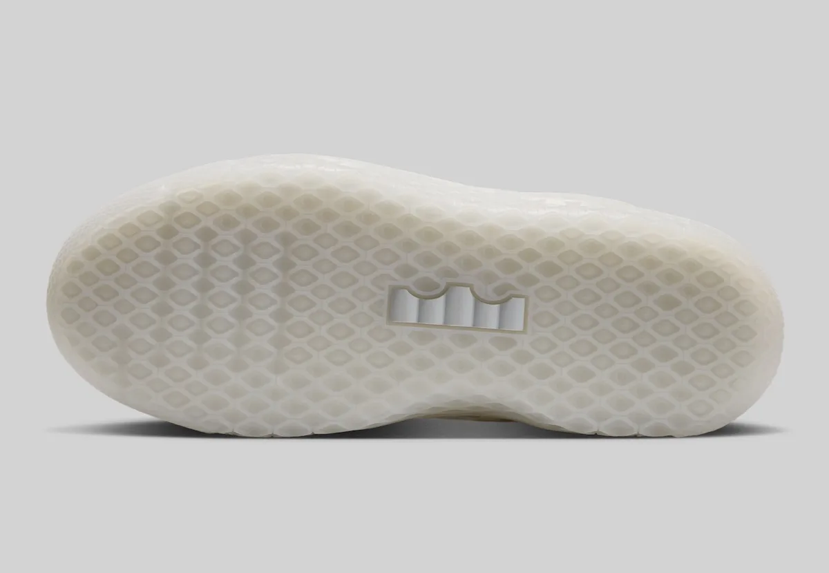 outsole view, off-white textured tread with crown logo in heel, LeBron Witness 10
