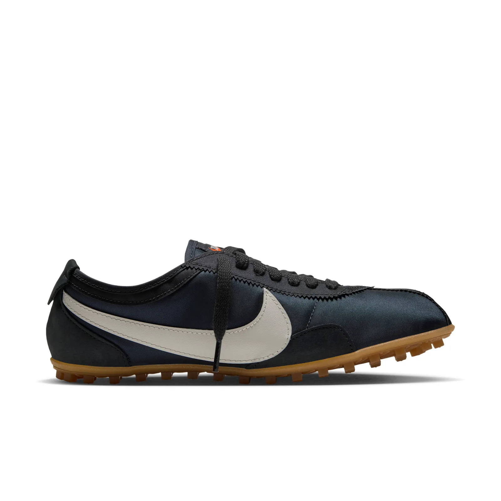 Lateral view close-up, navy-black shoe with off-white swoosh, black laces, Off Noir