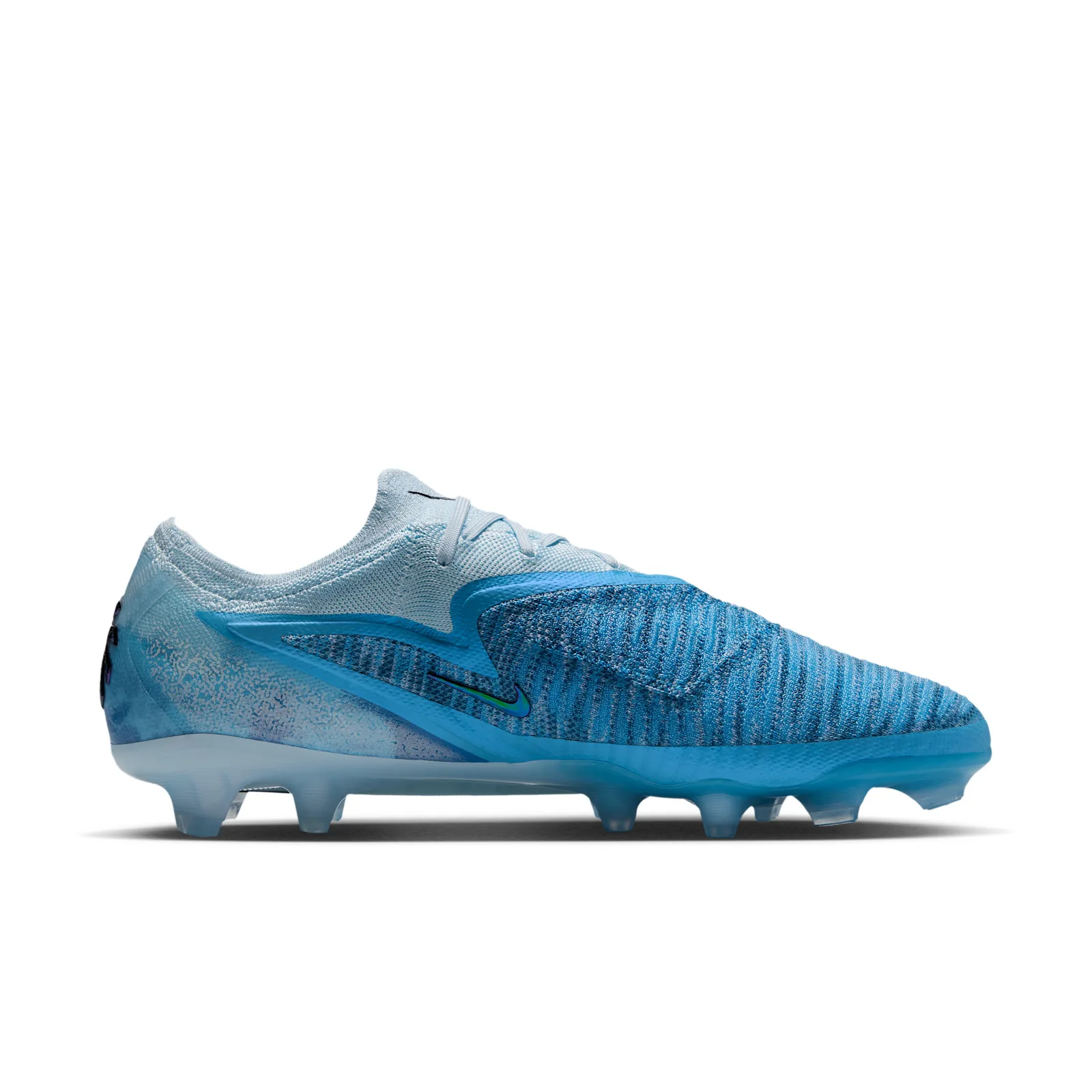 lateral view on white, teal upper fading to white heel, green-tinted swoosh, Baltic Blue