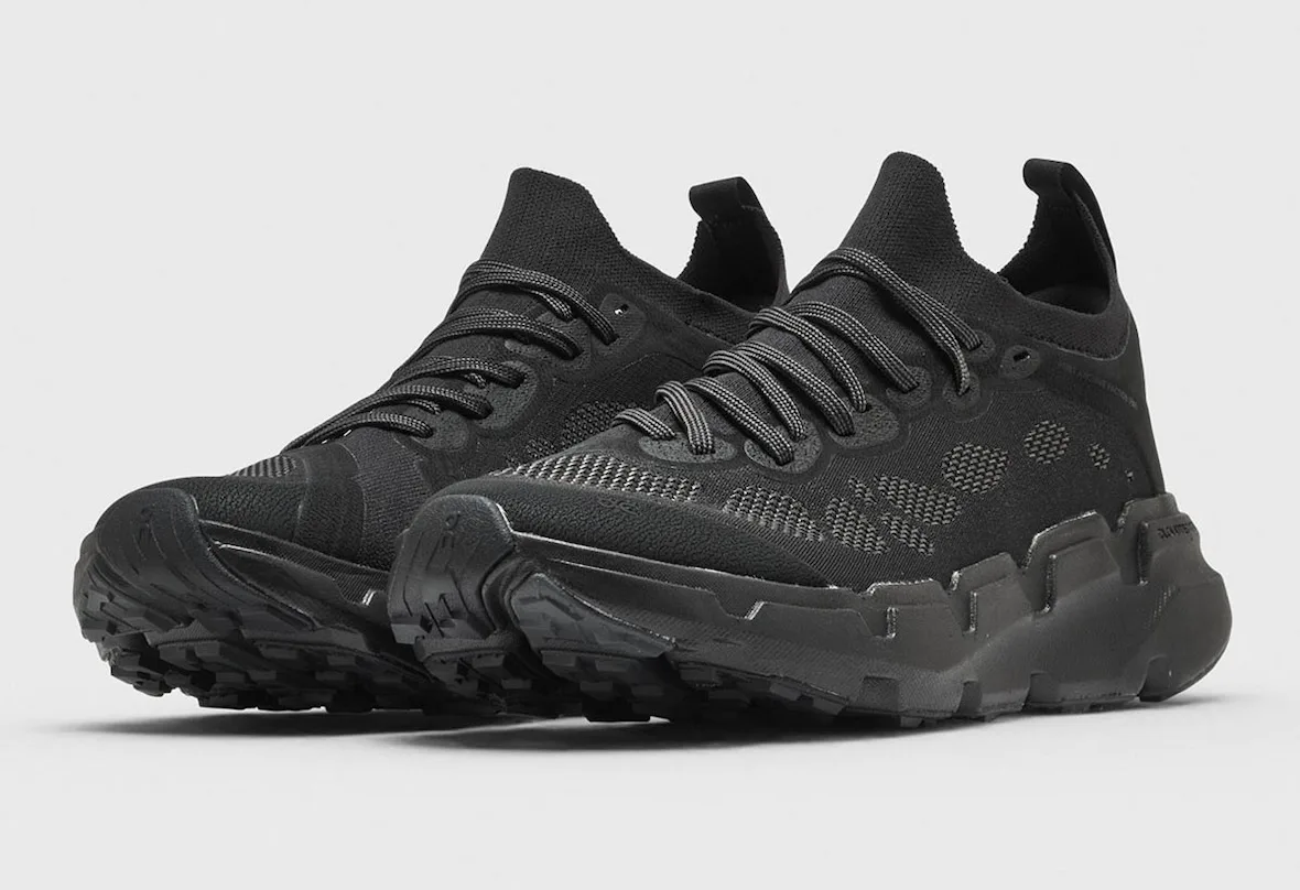 pair, toe-first three-quarter view in all-black with on logo at toe, POST ARCHIVE FACTION