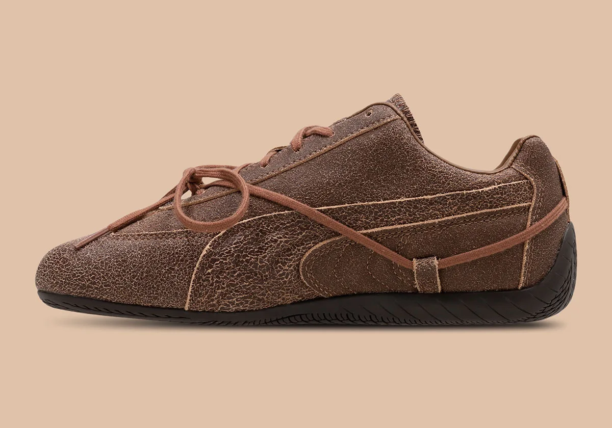 lateral view, crackled brown leather with looped bow-tied laces, OG x Rosé