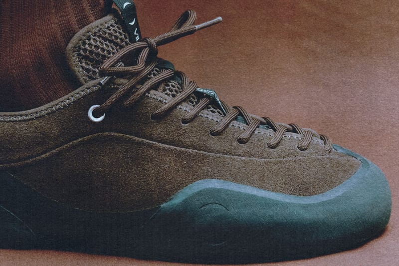 on-foot toe close-up, olive-brown suede shoe with brown laces, green sole, VILLAGE PM 2PM