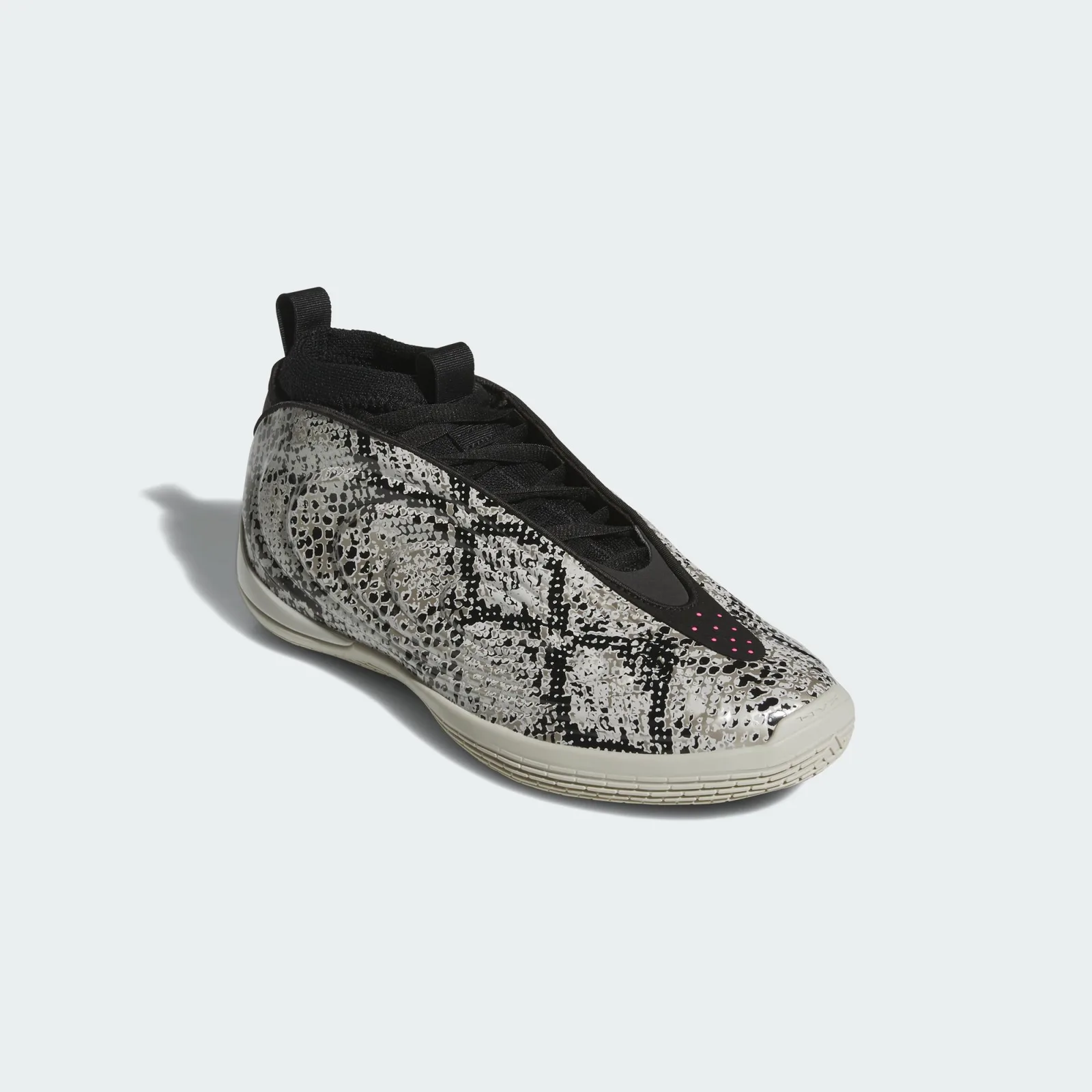Front three-quarter view, black laces, pink-dotted toe overlay and cream outsole, Snakeskin