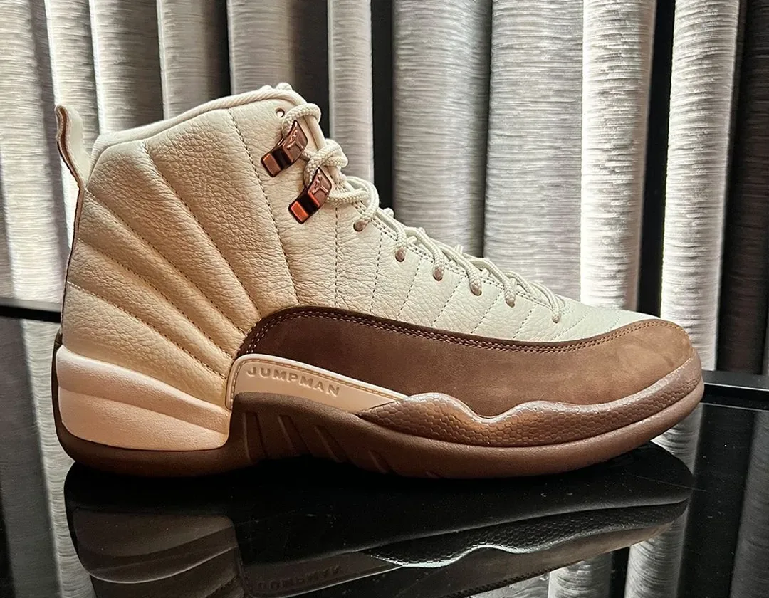 lateral close-up, cream fan-panel upper and brown suede toe cap, Jumpman text, Fireside