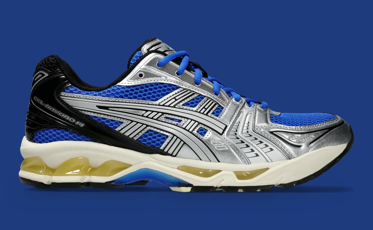 Lateral view with blue mesh, silver overlays, black heel and yellow gel windows, Illusion Blue
