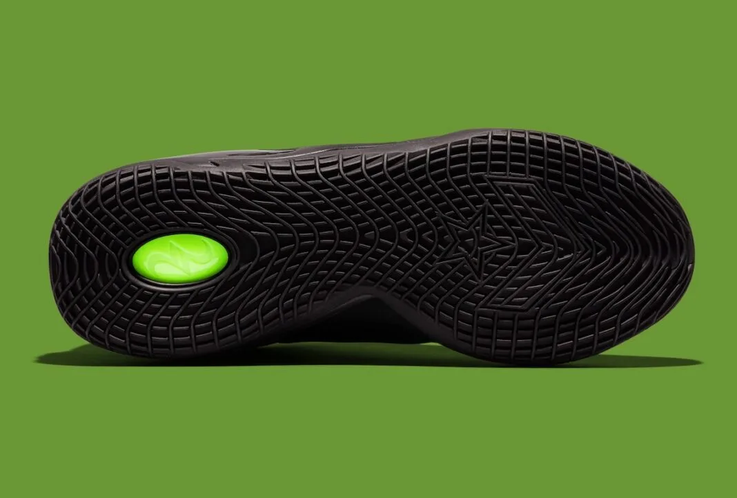 Outsole of the Shock, Converse listed the “Shock” in unisex sizing only