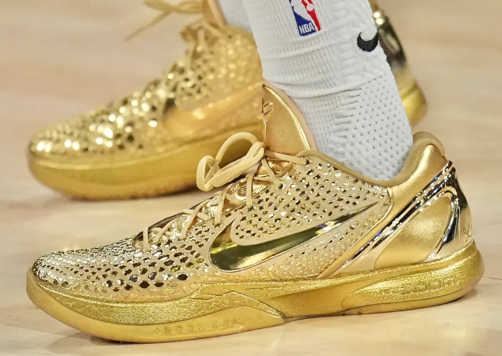 Jalen Brunson Debuts Nike Kobe 6 Protro “Ring Night” PE