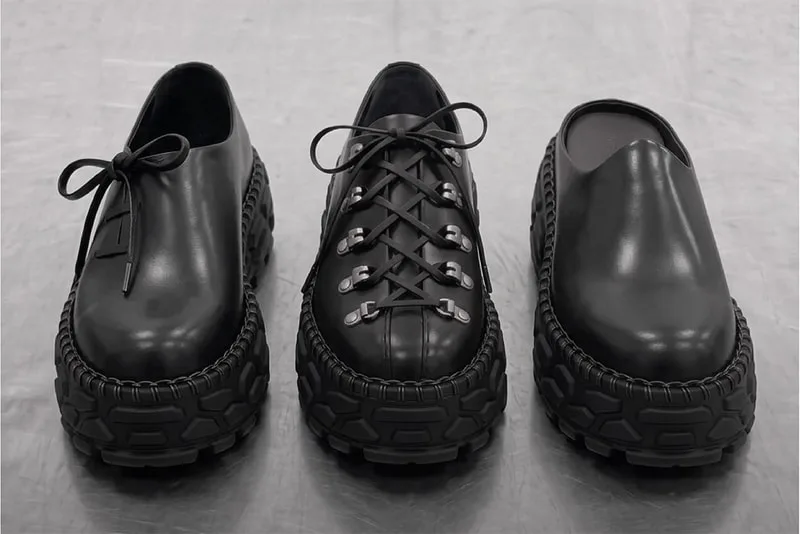 toe-on view of three pairs: plain, hook-laced and laceless styles, Terracotta