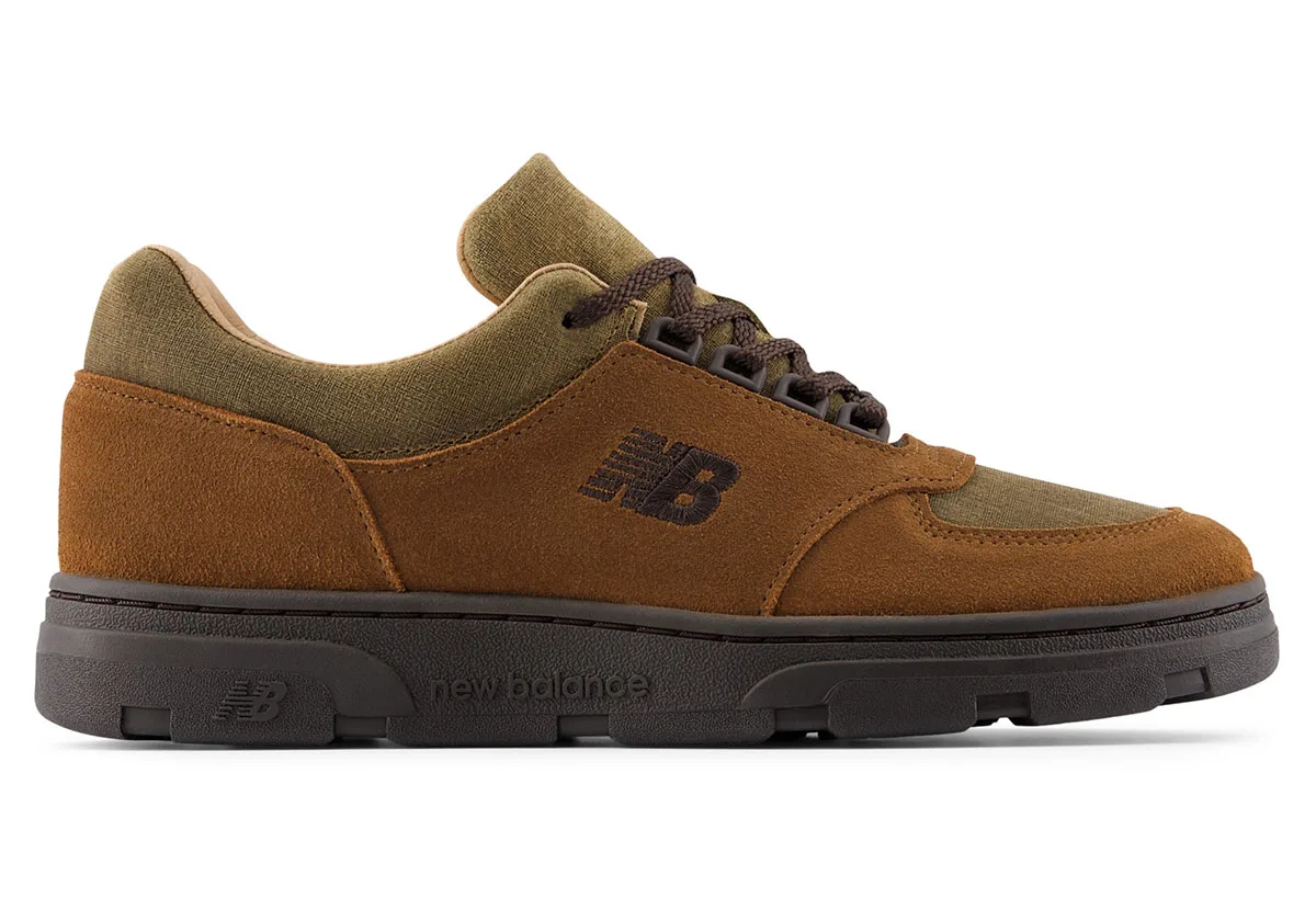 Lateral view of brown suede and olive canvas upper with NB logo and dark brown lugged sole, Moorland Textures