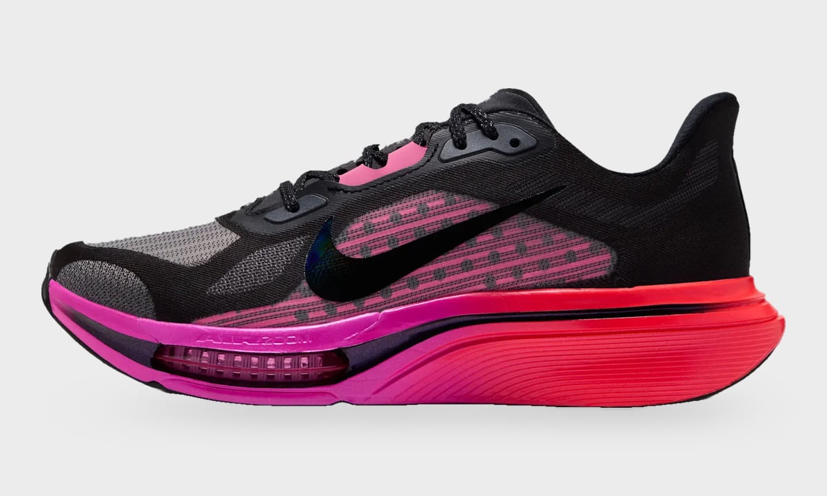 Lateral view with black and grey mesh, pink panels and a visible Air unit, Dark Tour Collection