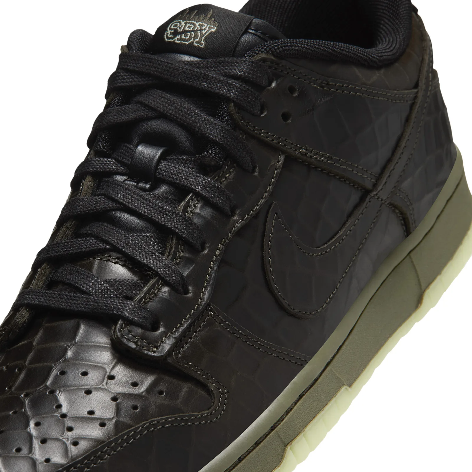 Upper detail with black laces, a tonal Swoosh and SBY tongue branding, Halloween