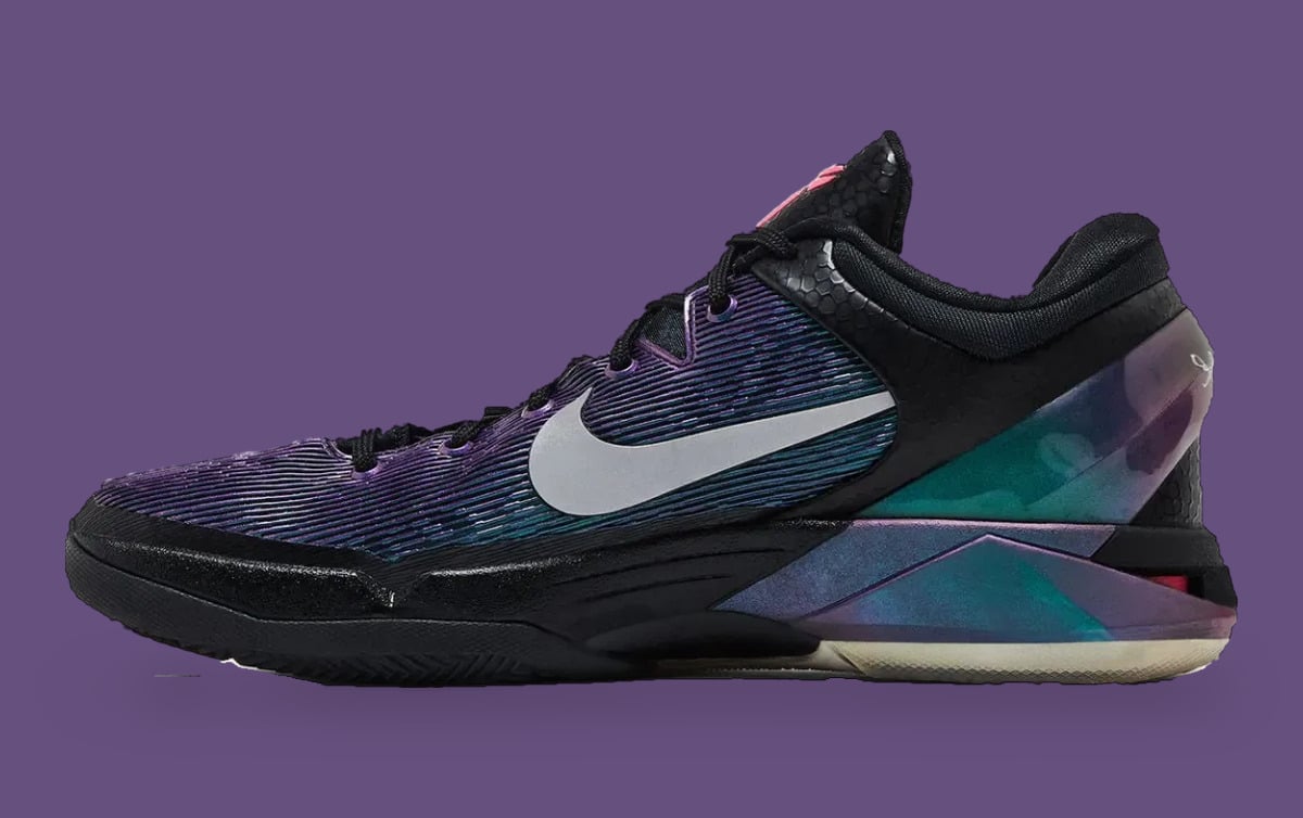 Lateral view, purple-teal iridescent heel panel, grey swoosh and black collar, Invisibility Cloak